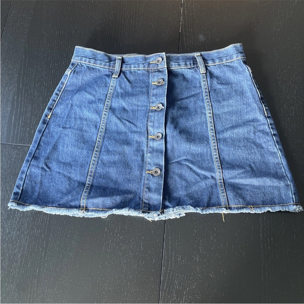 NWOT Blue Denim Button Up Short/Mini Skirt - Forever 21- Size 31